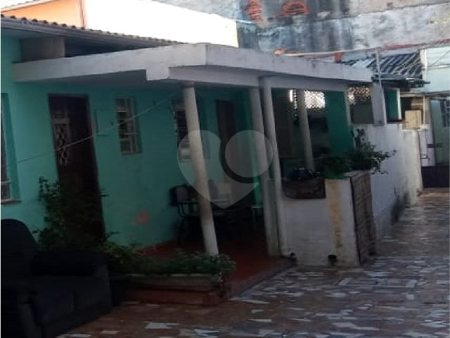 Casa à venda com 3 quartos, sendo 1 suíte,  em Vila Carrão, São Paulo, SP