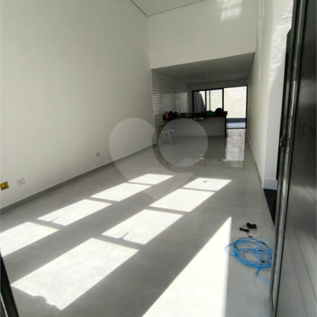 Casa à venda com 3 quartos, sendo 1 suíte, no condomínio Villagio Brasil, Atibaia - SP