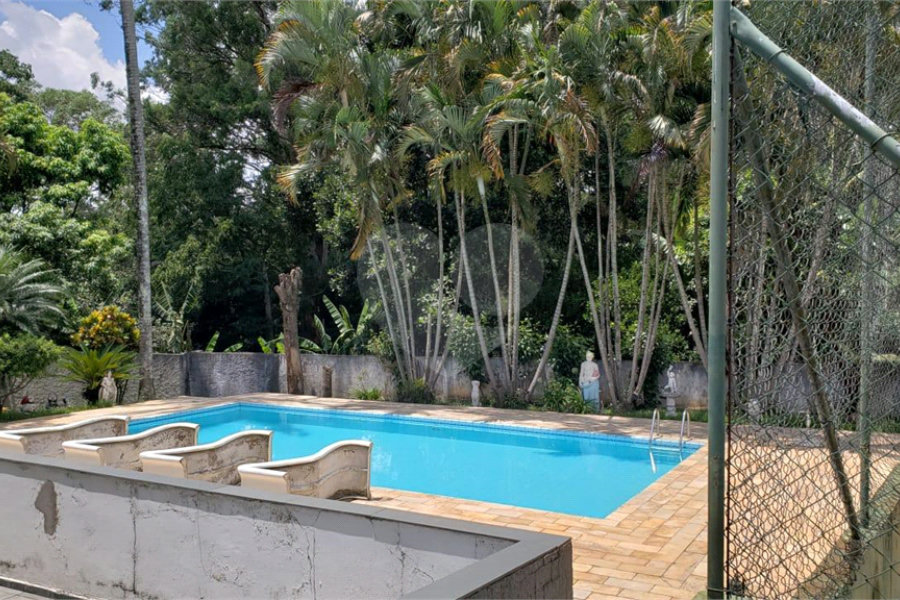 Casa à venda com 4 quartos, sendo 2 suítes, em Horto, São Paulo, SP