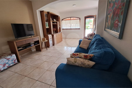 Casa à venda com 3 quartos, sendo 1 suíte, no condomínio Residencial Vale das Laranjeiras, Indaiatuba - SP