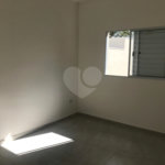 Casa de Vila à venda com 2 quartos em Jardim São Felipe, Atibaia, SP