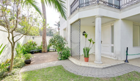Casa à venda com 4 suítes no condomínio Solar Andaluz, São Paulo - SP