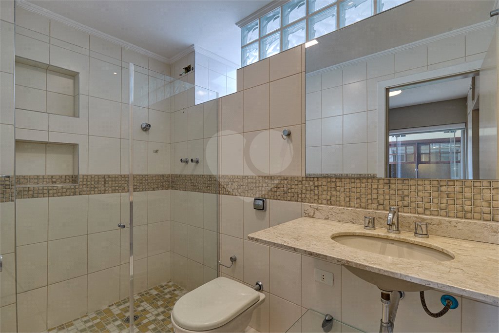 Sobrado à venda com 4 quartos, sendo 2 suítes, em Brooklin Velho, São Paulo, SP