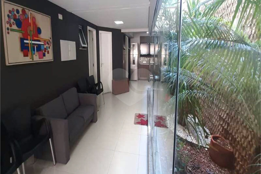 Casa à venda com 4 quartos, sendo 2 suítes, no condomínio Florada da Serra, São Paulo - SP