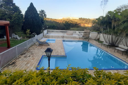 Casa à venda ou para alugar com 5 quartos, sendo 1 suíte, no Centro, Bom Jesus dos Perdões, SP