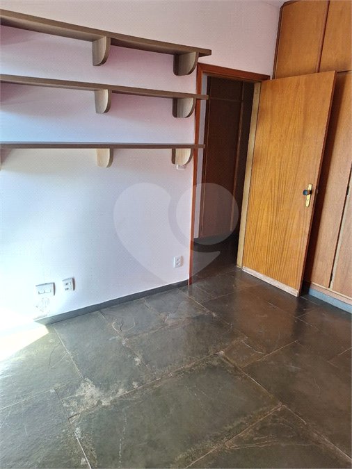 Apartamento à venda com 3 quartos, sendo 1 suíte, no Centro, Araraquara, SP