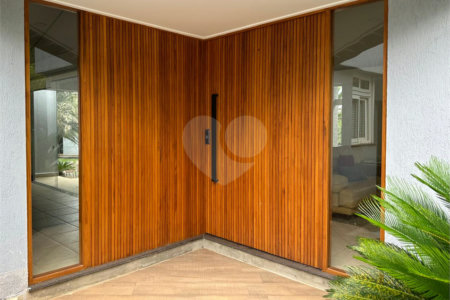 Chácara no Condomínio Vale das Laranjeiras em Indaiatuba SP - Venda - R$ 3,600.000,00 - Locaçao - R$ 30.000,00 mais encargos - Linda, espaçosa, aconchegante, acabamento de alto padrão em rua tranquila e arborizada, em um dos Condomínios mais valorizados de Indaiatuba. Com fácil acesso as principa