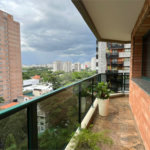 Apartamento à venda com 3 suítes em Moema, São Paulo, SP