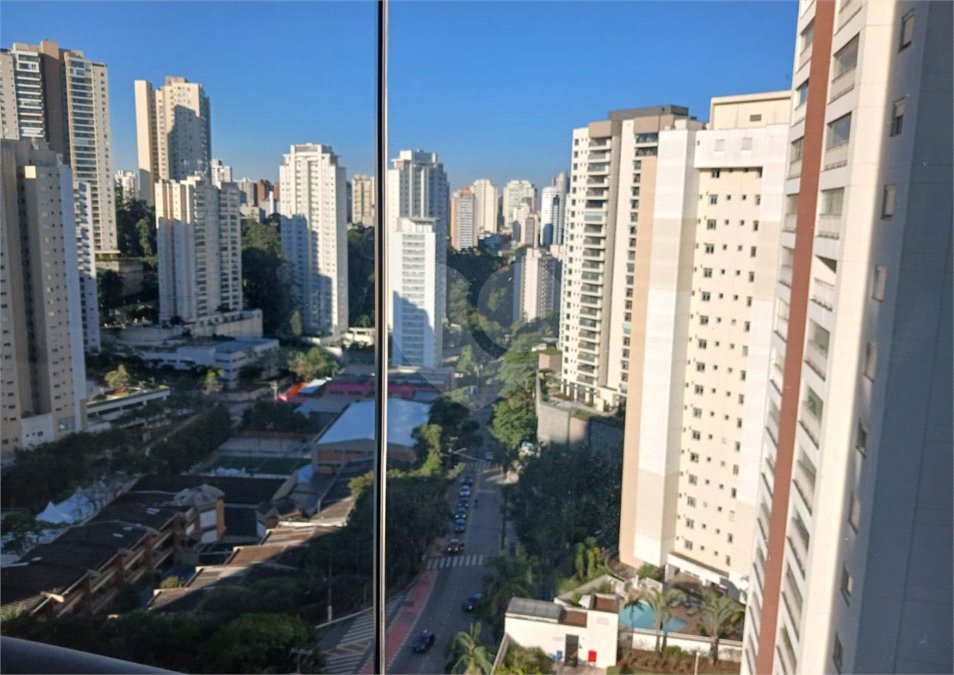 Apartamento para alugar com 2 quartos, sendo 1 suíte,  em Vila Andrade, São Paulo, SP