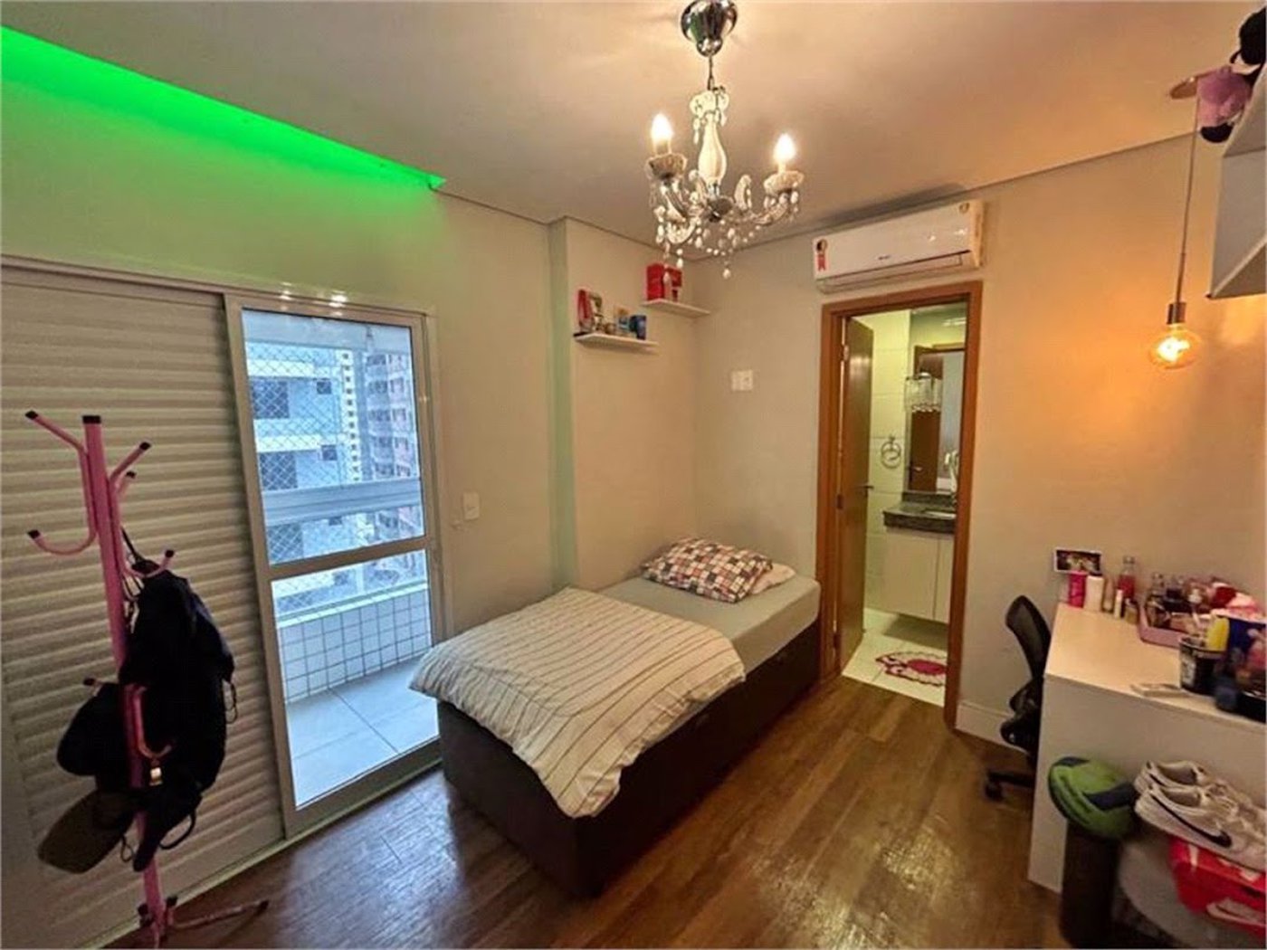 Apartamento Residencial à venda, Vila Guilhermina, Praia Grande - AP1374.