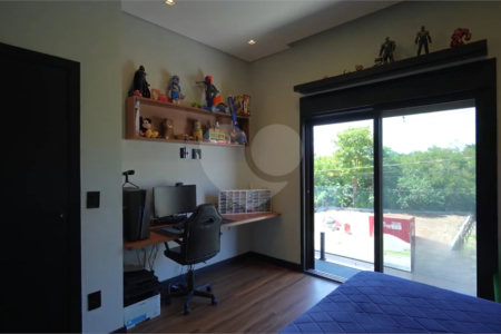 Casa à venda com 3 suítes em Pinheirinho, Vinhedo, SP