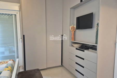 Casa térea à venda com 3 quartos, sendo 2 suítes, em Condomínio Flamboyant-B, Atibaia - SP