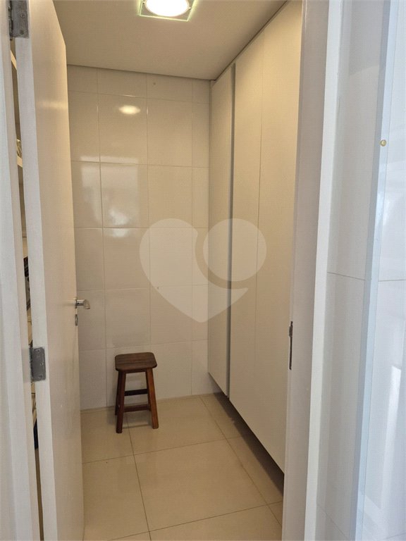 Casa para alugar com 5 quartos, sendo 4 suítes, no condomínio Colinas Japore, São Paulo - SP