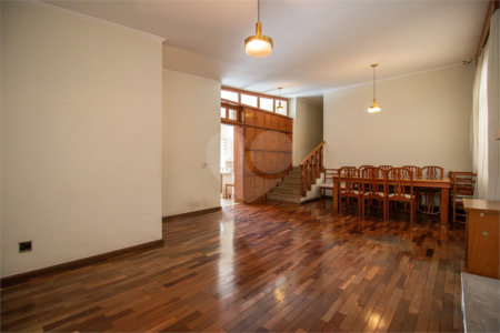 Casa à venda com 5 quartos, sendo 4 suítes, em Jardim Prudência, São Paulo, SP