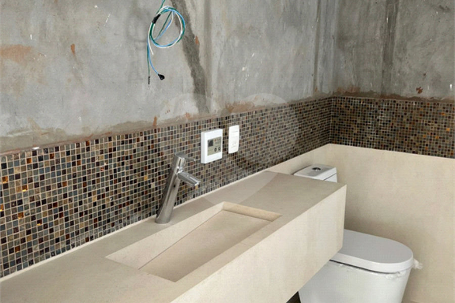 Casa à venda com 4 quartos, sendo 2 suítes, no condomínio Residencial Floresta, São Paulo - SP