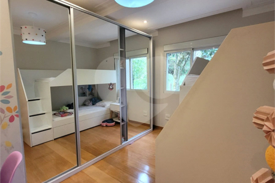 Casa à venda com 3 suítes no condomínio Parque Petrópolis 4 Secção, Mairiporã - SP