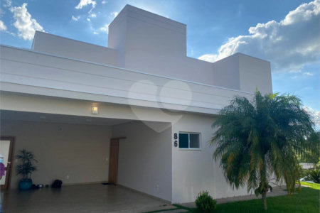 Casa à venda com 3 suítes no condomínio Residencial Central Parque, Salto - SP
