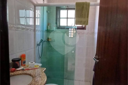 Sobrado à venda com 3 quartos, sendo 2 suítes,  em Jardim Marica, Mogi das Cruzes, SP