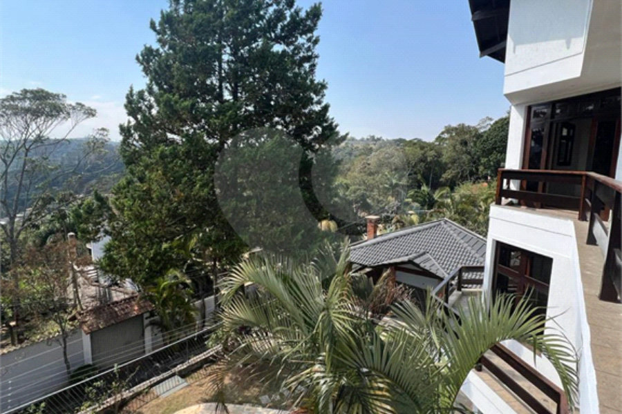 Sobrado à venda ou para alugar com 4 quartos, sendo 3 suítes, em Serra da Cantareira, Mairiporã, SP