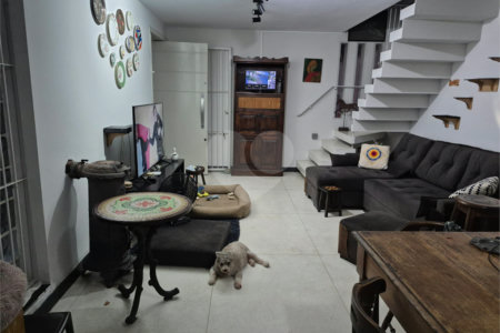 Sobrado à venda com 3 quartos, sendo 1 suíte, em Indianópolis, São Paulo, SP