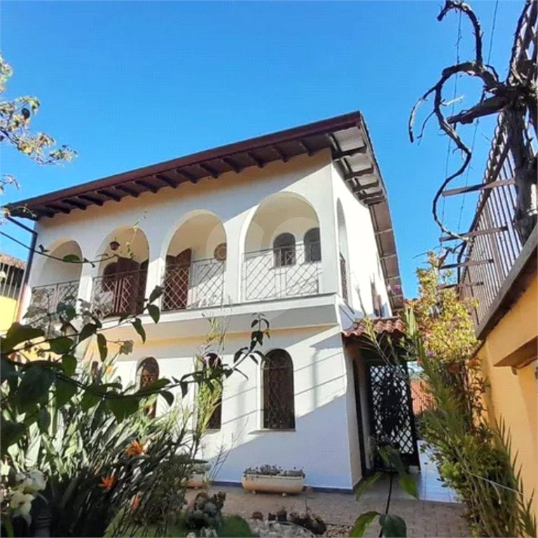 Sobrado à venda com 4 quartos, sendo 1 suíte, em Jardim Pinheiros, São Paulo, SP