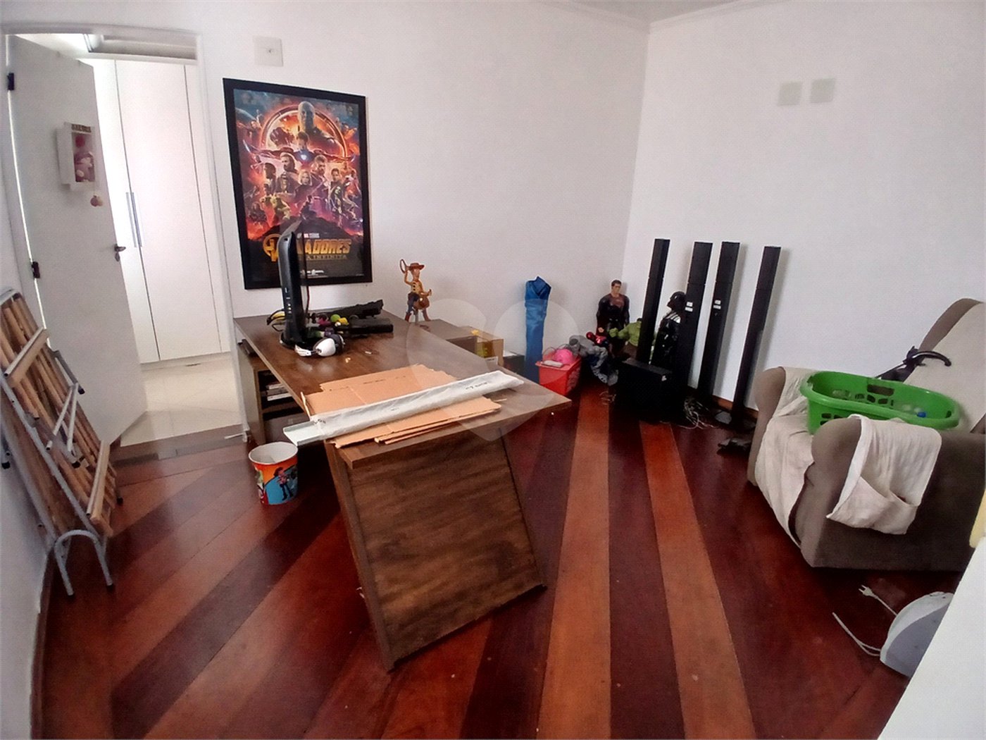 Sobrado à venda com 8 quartos, sendo 2 suítes, em Tremembé, São Paulo, SP