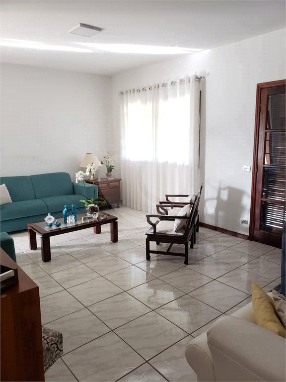Casa à venda com 4 quartos, sendo 2 suítes,  no condomínio Acmti - Colinas do Mosteiro, Terras de Itaici e Recanto dos Pássaros, Indaiatuba - SP