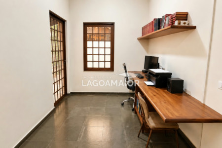 Casa à venda com 6 quartos, sendo 3 suítes,  em Santos Dumont, Três Lagoas, MS