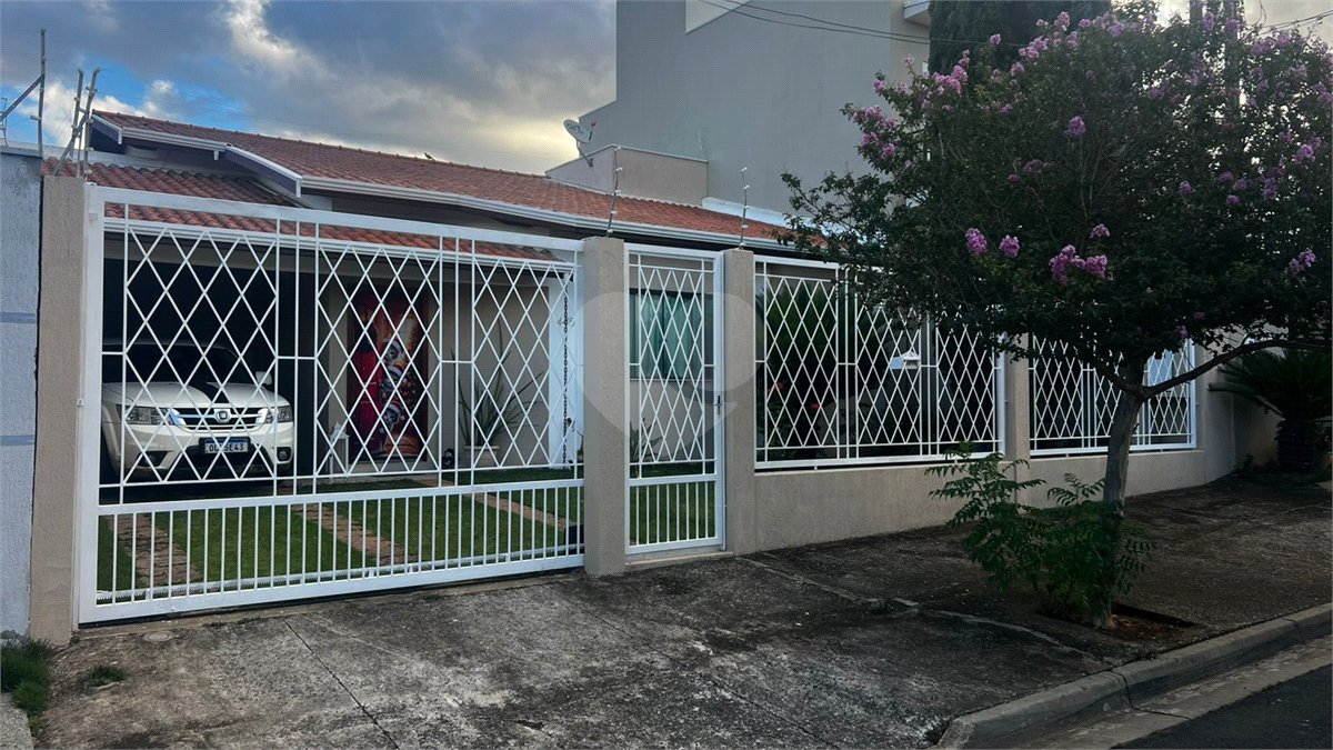 Casa à venda com 4 quartos, sendo 1 suíte,  em Jardim Esplanada, Indaiatuba, SP