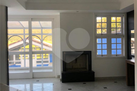 Casa à venda com 4 suítes no condomínio Osato, Atibaia - SP