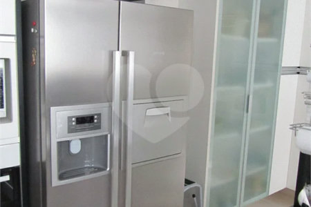 Cobertura Duplex com 126,metros quadrados próximo ao Shopping Pátio Paulista.