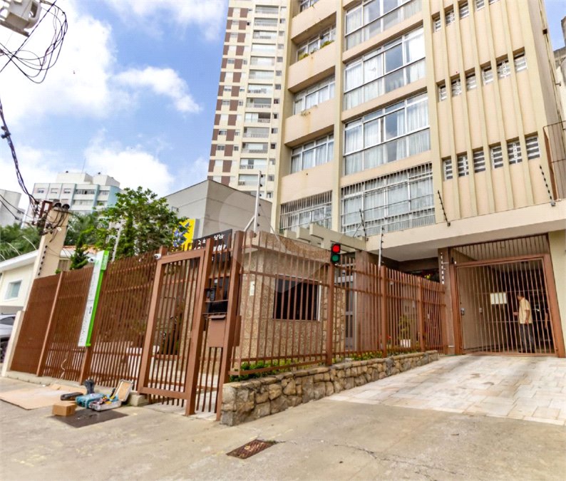Apartamento à venda com 3 quartos, sendo 1 suíte,  em Mooca, São Paulo, SP