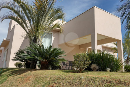 Casa à venda com 4 suítes no condomínio Horizonte Azul II, Itupeva - SP