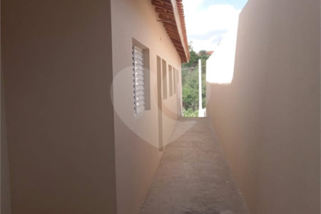 Casa à venda com 2 quartos, sendo 1 suíte,  em Reneville, Mairinque, SP