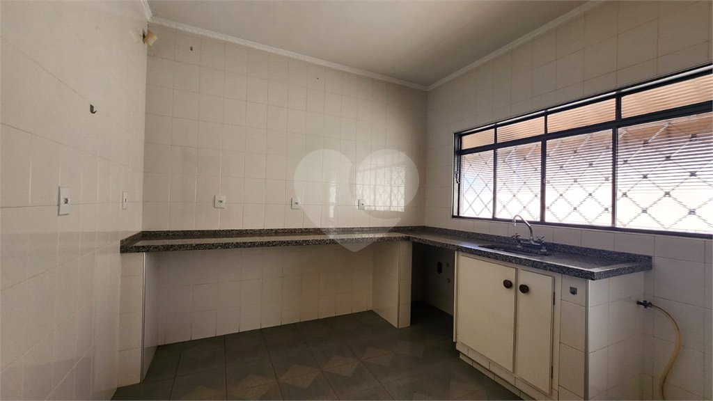 Casa à venda com 3 quartos, sendo 2 suítes, em Jardim Europa (vila Xavier), Araraquara, SP
