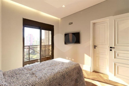 Apartamento à venda com 3 suítes em Jardim Parque Morumbi, São Paulo, SP