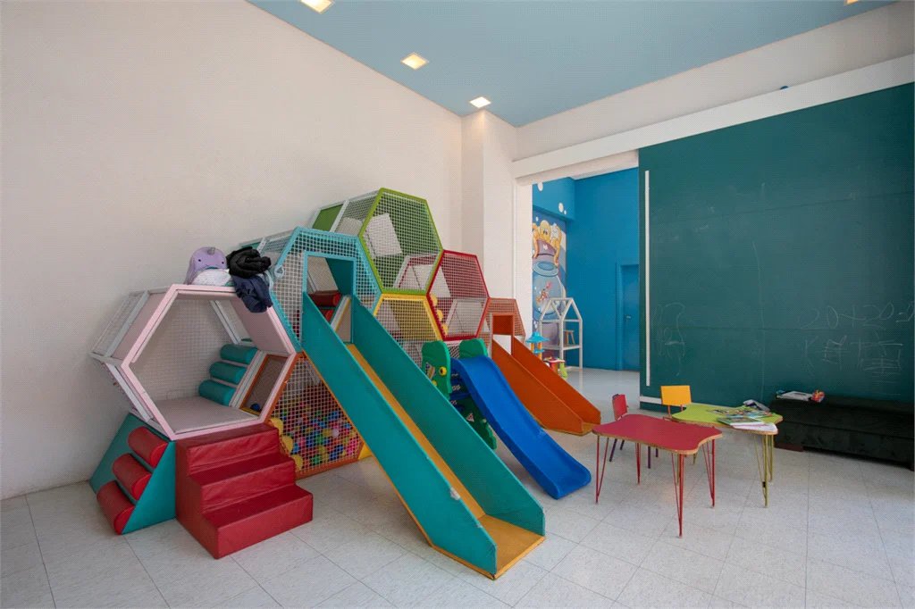 Apartamento à venda com 4 quartos, sendo 3 suítes,  em Vila Romana, São Paulo, SP