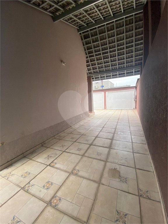 Casa Térrea à venda com 4 quartos, sendo 1 suíte,  em Vila Oliveira, Mogi das Cruzes, SP