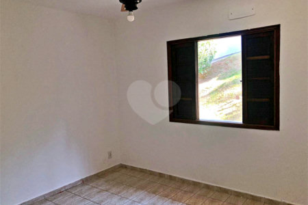 Casa à venda com 4 quartos, sendo 2 suítes, no condomínio Estância Marambaia, Vinhedo - SP