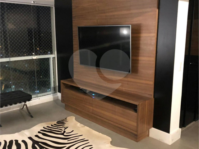Apartamento à venda com 2 quartos, sendo 1 suíte,  em Campo Belo, São Paulo, SP