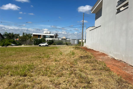 Terreno à venda em Loteamento Residencial Golden Ville, Itapetininga, SP