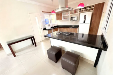 Casa à venda com 3 suítes em Parque Nova Suíça, Valinhos, SP