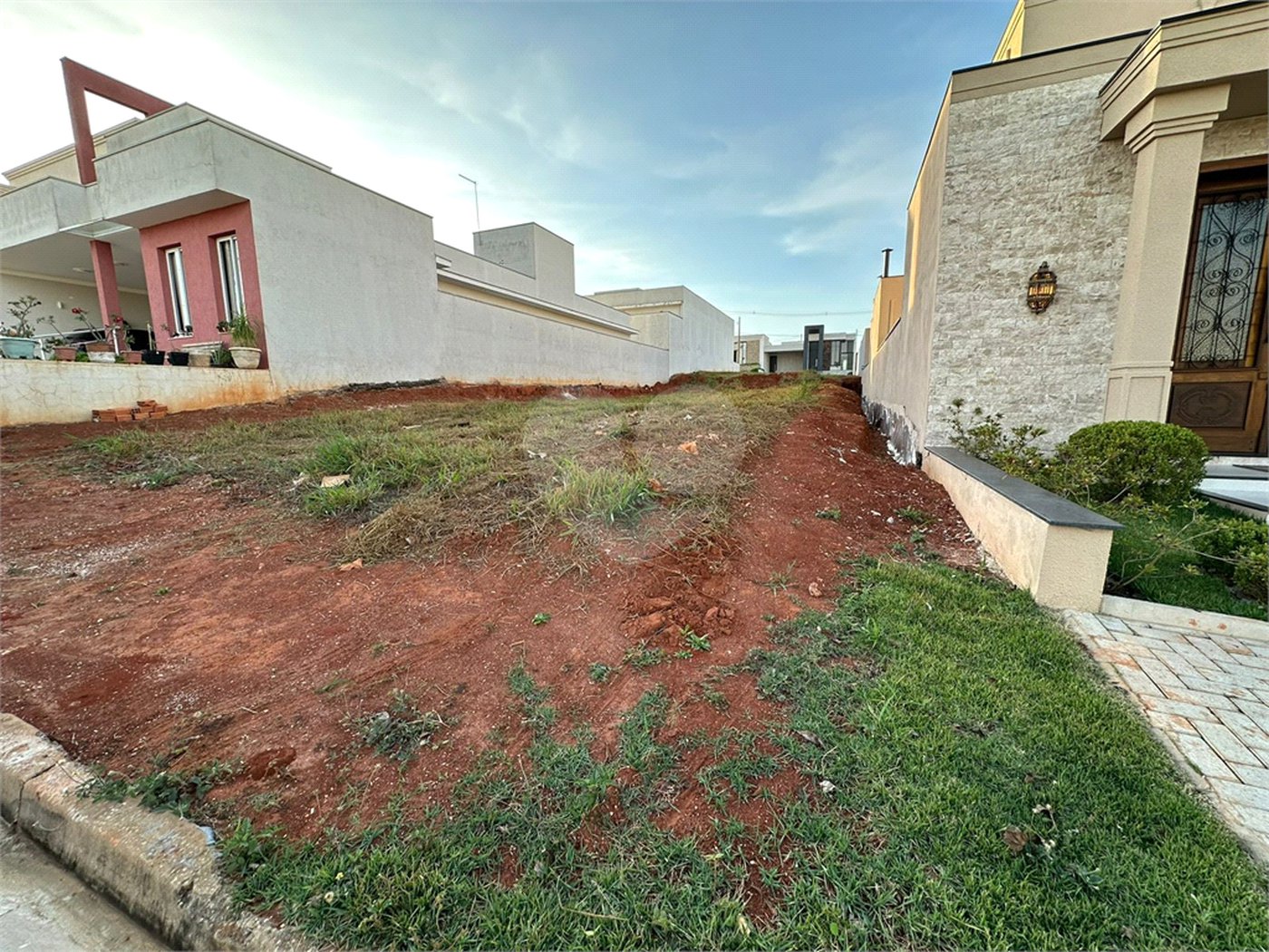 Casa à venda no condomínio Golden Ville, Itapetininga - SP