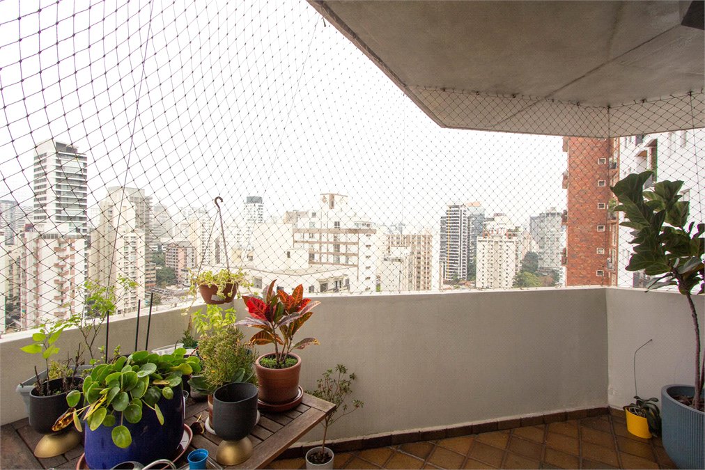 Apartamento à venda com 4 suítes em Vila Nova Conceição, São Paulo, SP