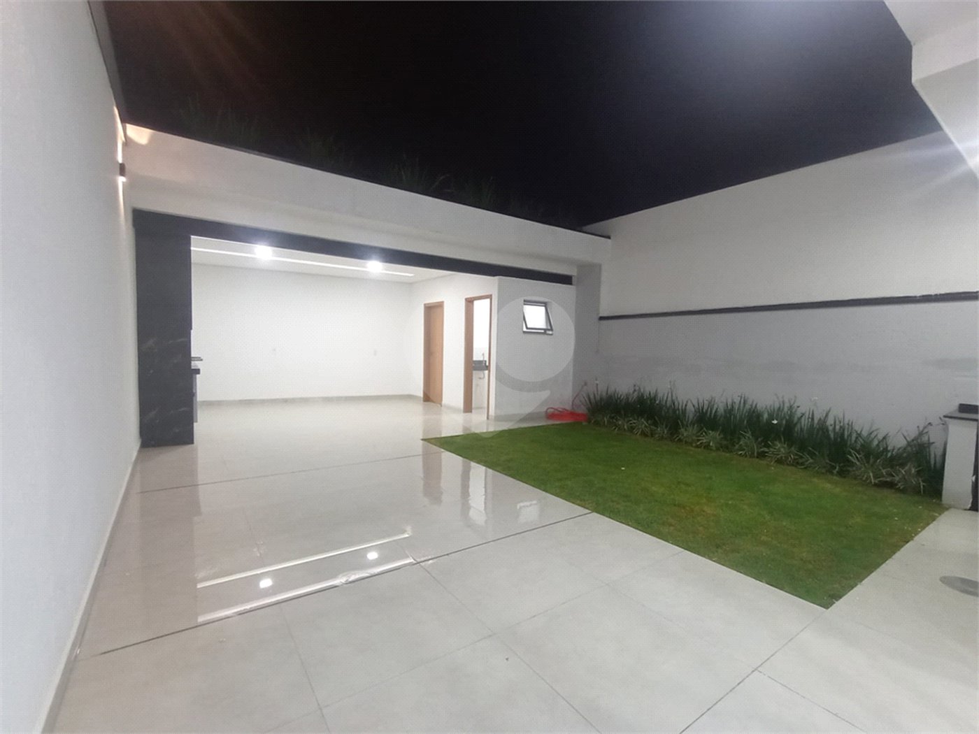 Casa à venda com 3 quartos, sendo 2 suítes, no condomínio Vila Rica, Indaiatuba - SP