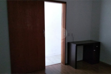 Casa à venda com 3 quartos, sendo 1 suíte, em Vila Mariana, São Paulo, SP