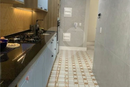 Apartamento à venda com 3 quartos, sendo 1 suíte,  em Cidade São Francisco, São Paulo, SP