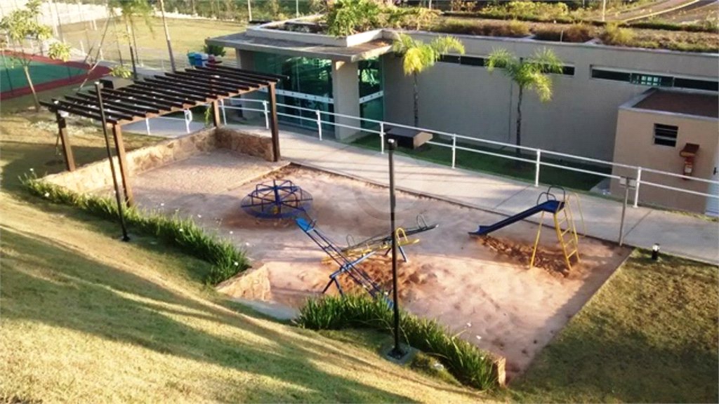 Casa à venda com 3 suítes no condomínio Residencial Central Parque, Salto - SP