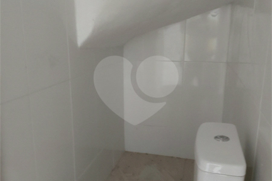 Sobrado à venda com 3 quartos, sendo 1 suíte, em Parada Inglesa, São Paulo, SP