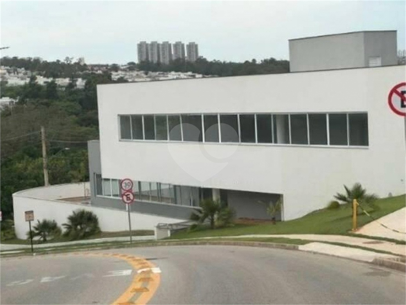 Casa à venda com 3 suítes no condomínio Helena Maria, Sorocaba - SP